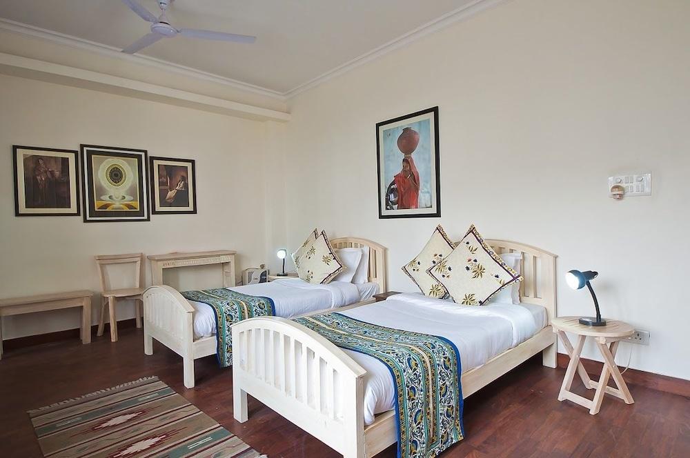 Colonel'S Retreat At The Airport Bed & Breakfast New Delhi Exterior foto