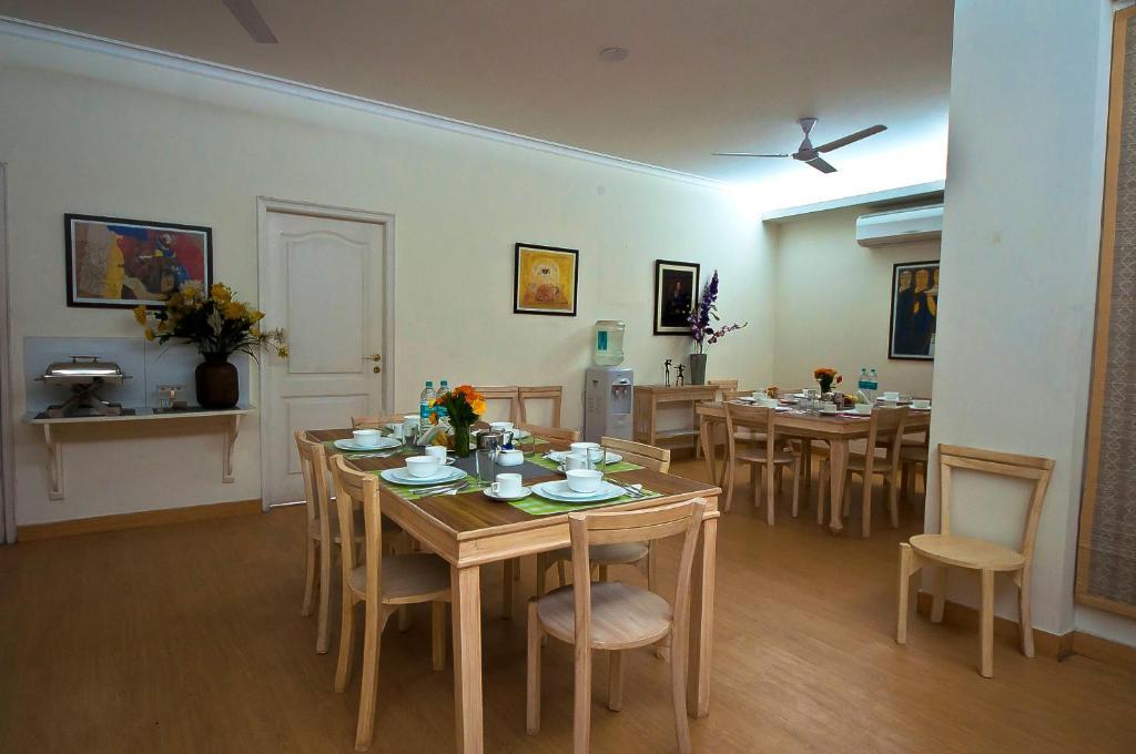 Colonel'S Retreat At The Airport Bed & Breakfast New Delhi Exterior foto